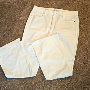 NWT White House Black Market White Skinny Flair Jeans - White - Size 13